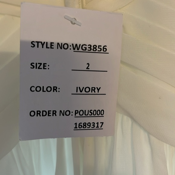 *SOLD* NWT David’s bridal wedding dress in ivory - Picture 8 of 9